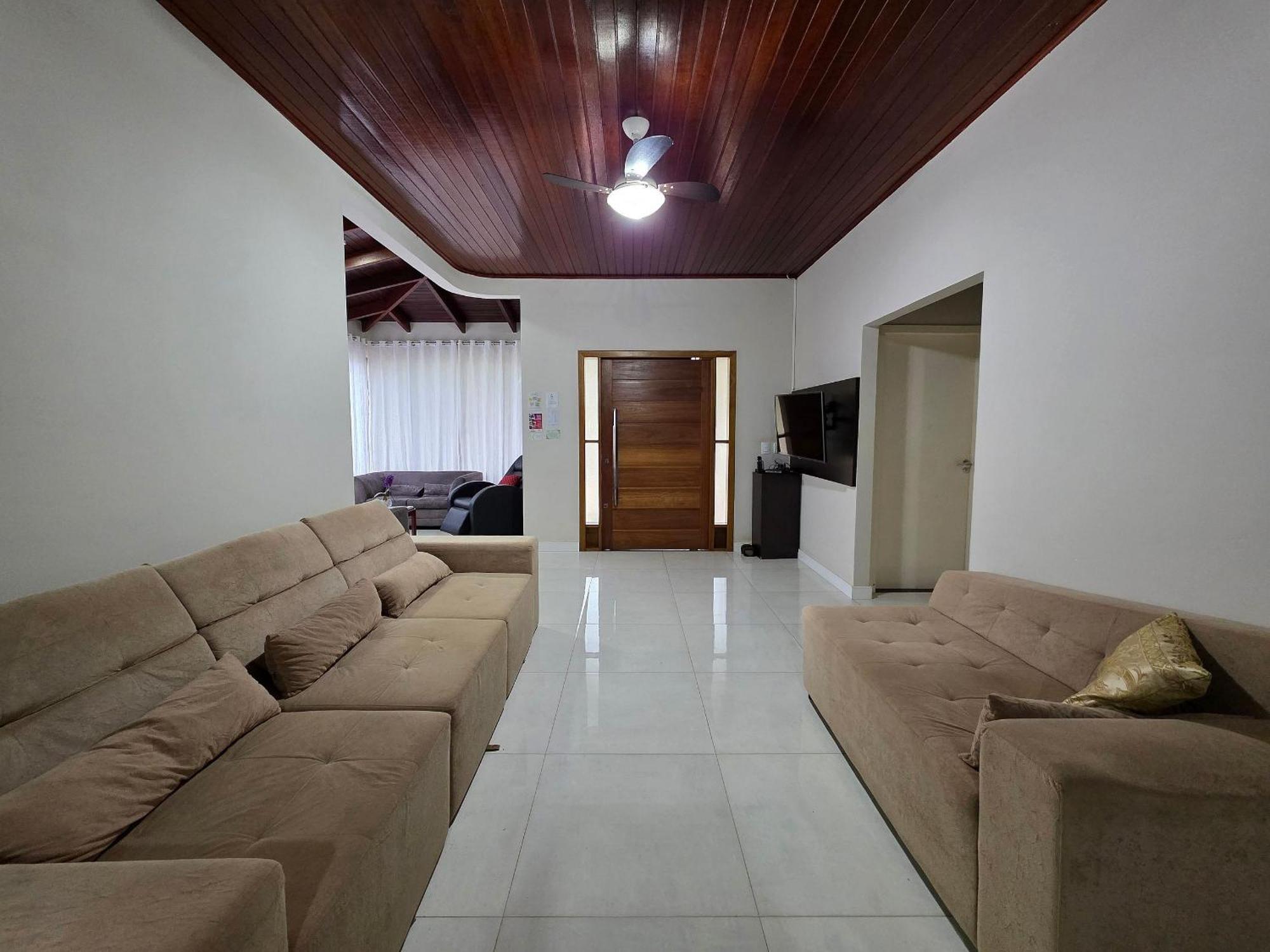 Casa de férias 7 Quartos - ótima área De Lazer Prox Centro E Cataratas